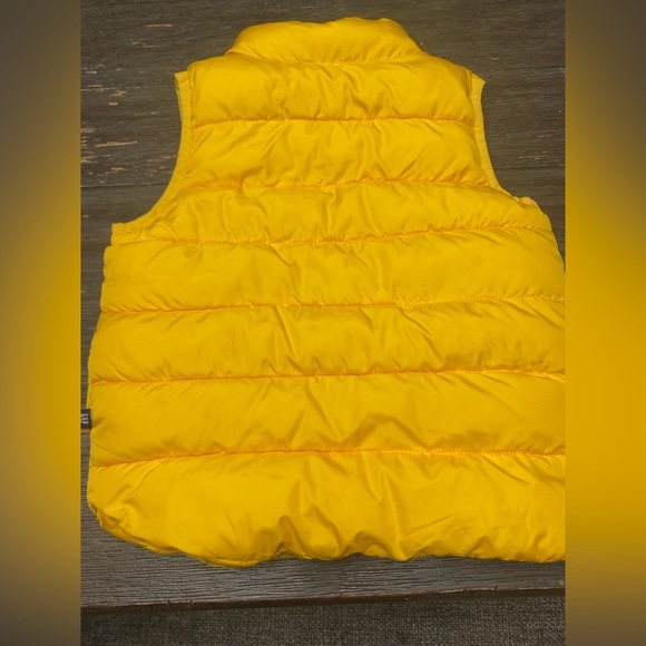 Baby GAP Puffer Vest - Size 3yrs (33-36lbs) Yellow / Gold - Picture 2 of 4